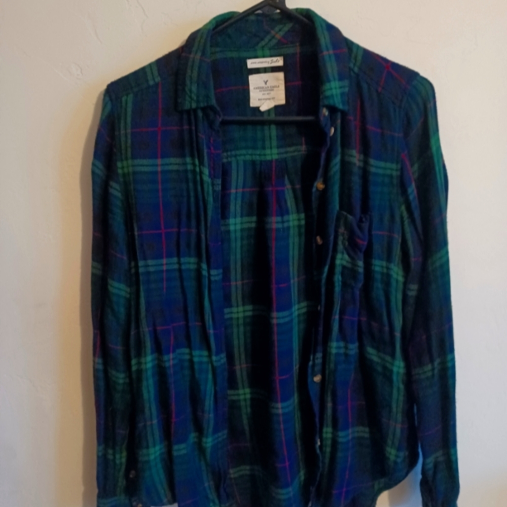 American Eagle women's boyfriend fit flannel